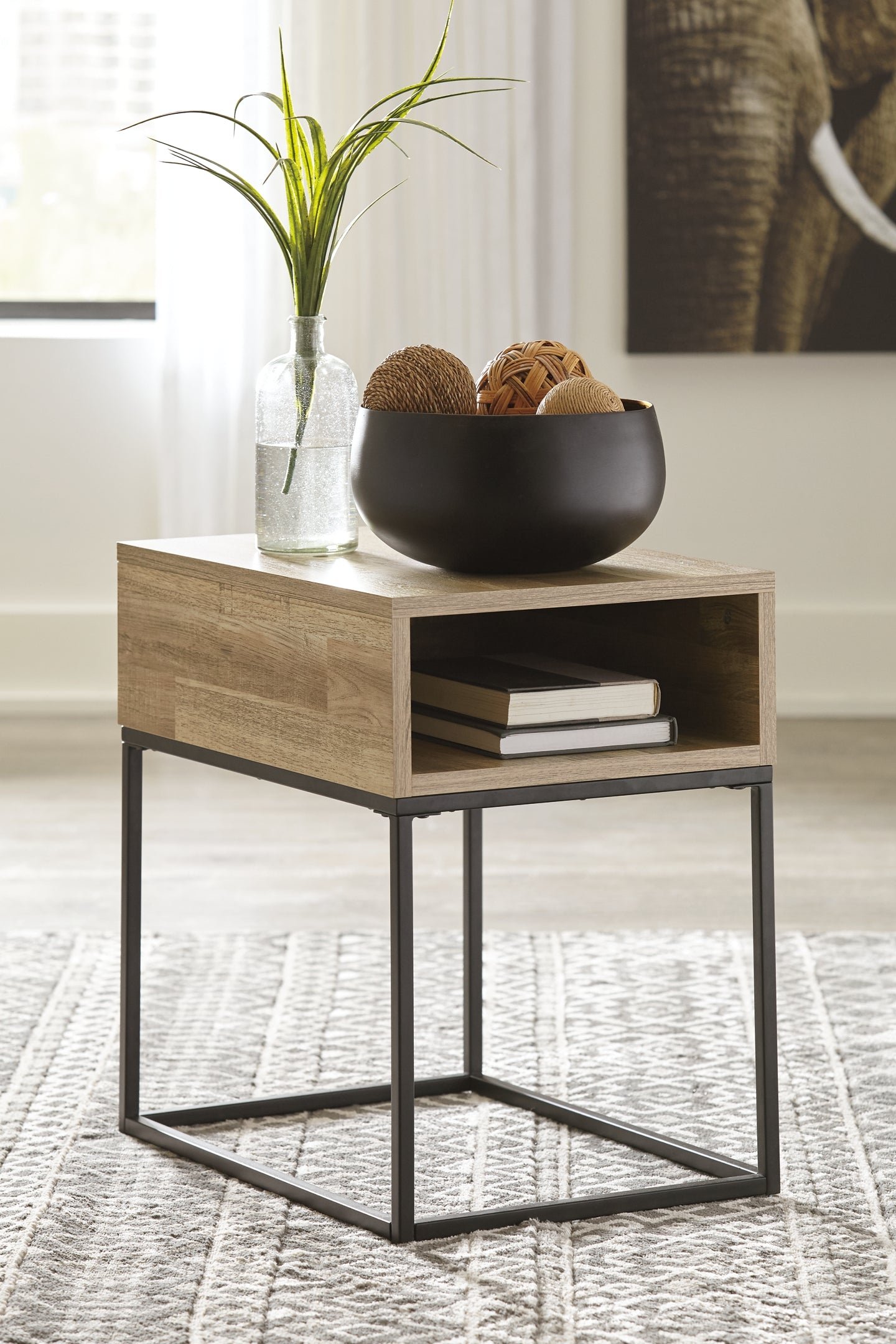 Gerdanet Coffee Table with 1 End Table Wilson Furniture (OH)  in Bridgeport, Ohio. Serving Bridgeport, Yorkville, Bellaire, & Avondale