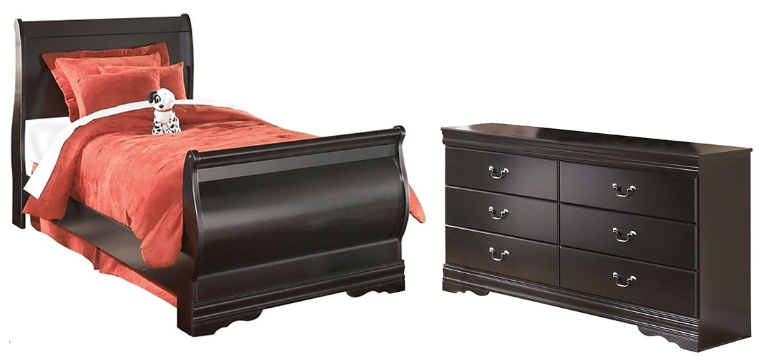 Huey Vineyard Twin Sleigh Bed with Dresser Wilson Furniture (OH)  in Bridgeport, Ohio. Serving Bridgeport, Yorkville, Bellaire, & Avondale