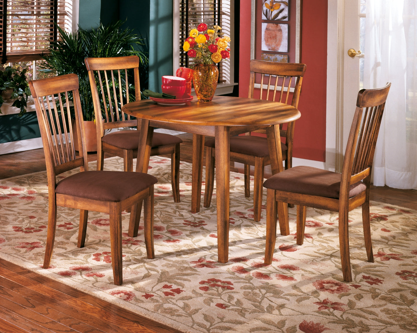 Berringer Dining Table and 4 Chairs Wilson Furniture (OH)  in Bridgeport, Ohio. Serving Bridgeport, Yorkville, Bellaire, & Avondale