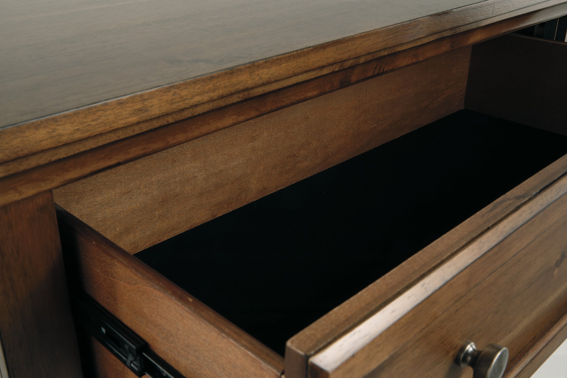 Flynnter Queen Panel Bed with Mirrored Dresser and Chest Wilson Furniture (OH)  in Bridgeport, Ohio. Serving Bridgeport, Yorkville, Bellaire, & Avondale
